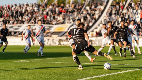 Mastering Motorbike Cornering: UK Racers' Ultimate Virtual Simulation Training Guide